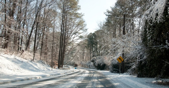 snowy road in Atlanta, GA